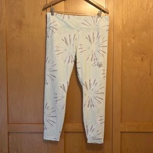 Nike woman’s workout leggings with 3 pockets tie dye Nike logo mint green/grey